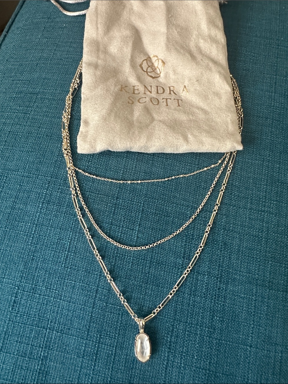 Kendra Scott 3 chain necklace